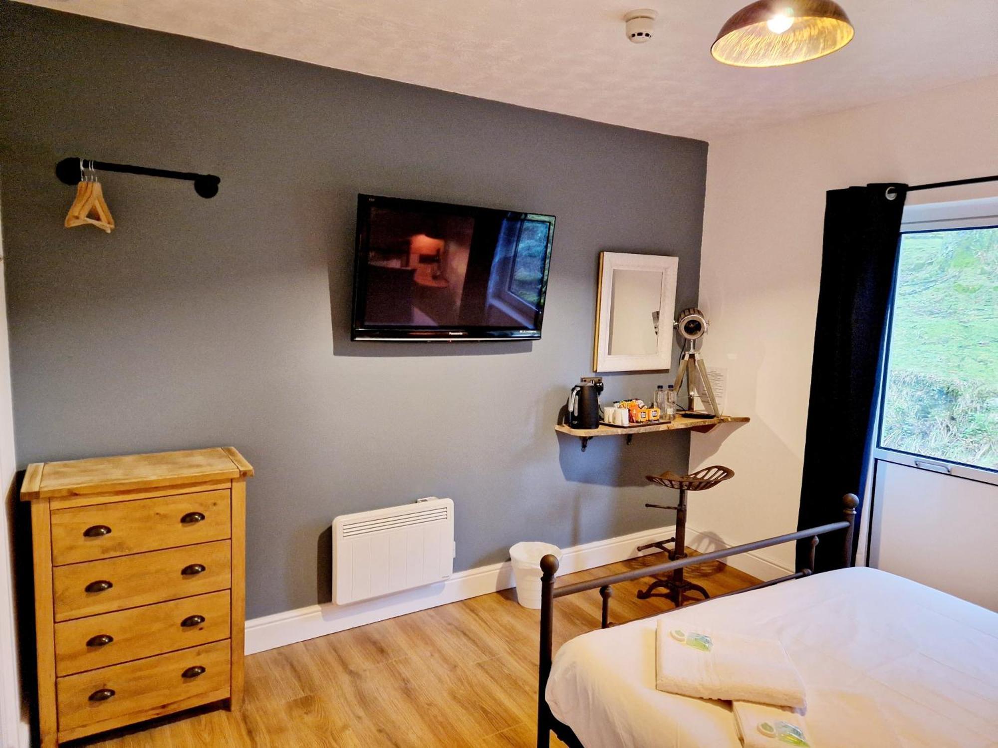 Wheal Tor Hotel & Glamping ليسكيرد المظهر الخارجي الصورة